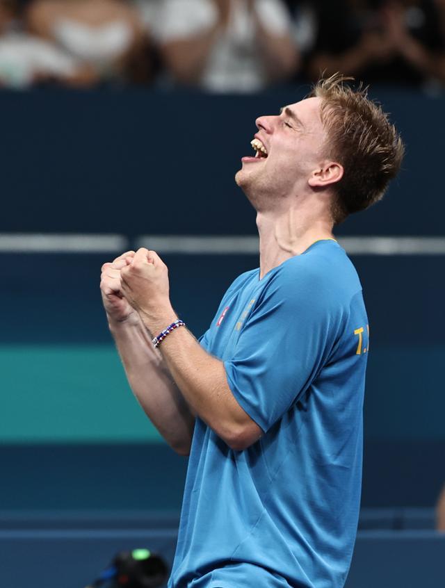 狂欢后的城 狂欢后的城