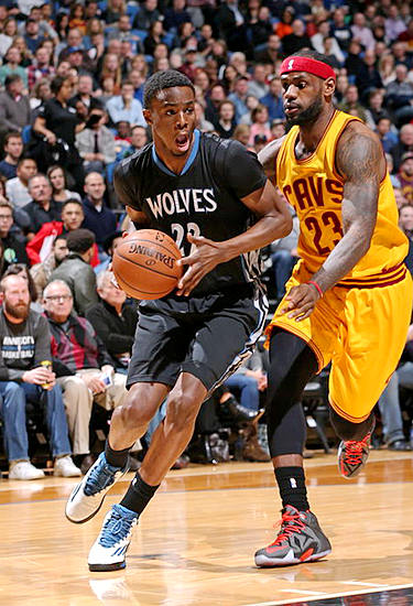 区策应双威 区策应双威