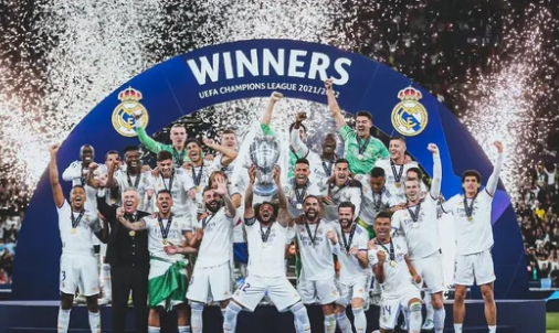 全球PUBGx布加迪联名上线！复古风迷你游戏“鸡地求生”回归